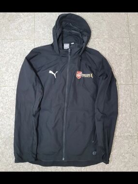 Puma Black Hooded Windbreaker with Arsenal Soccer Schools Crest Size Small